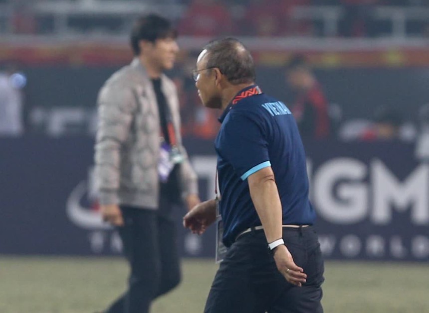 Những lần 'vạ miệng' của con trai HLV Park Hang-seo: 'Cà khịa' từ bạn thân tới đối thủ của bố ở SEA Games, bị chê vì thiếu tinh tế - Ảnh 2. Những lần 'vạ miệng' của con trai HLV Park Hang-seo: 'Cà khịa' từ bạn thân tới đối thủ của bố ở SEA Games, bị chê vì thiếu tinh tế - Ảnh 2.