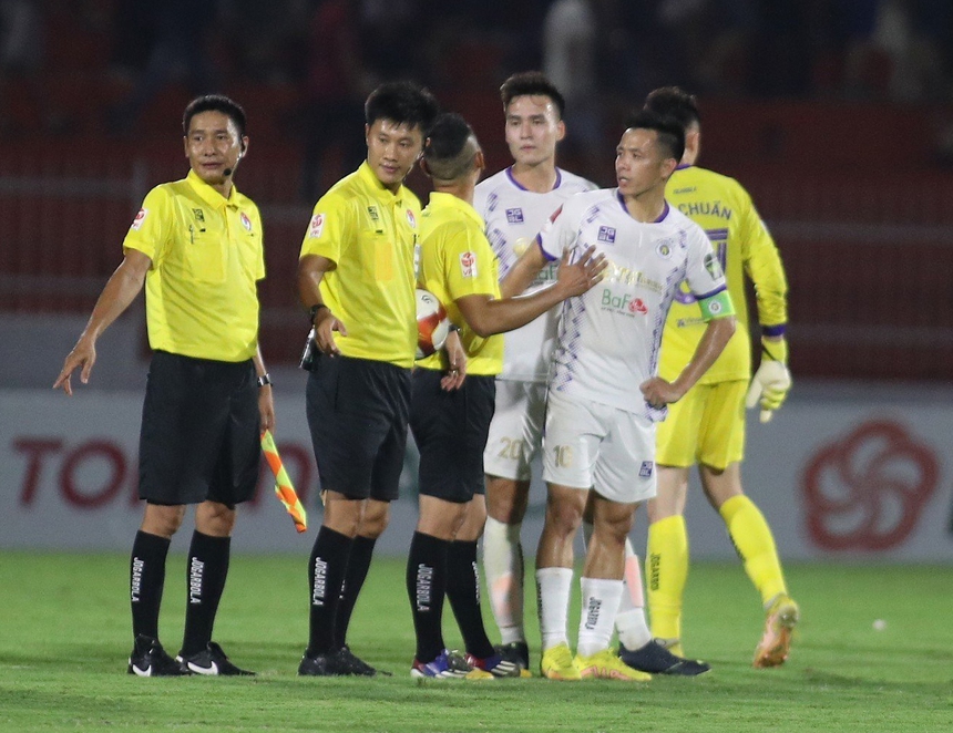 Sự việc - Ý kiến: Lằn ranh mong manh - Ảnh 1.