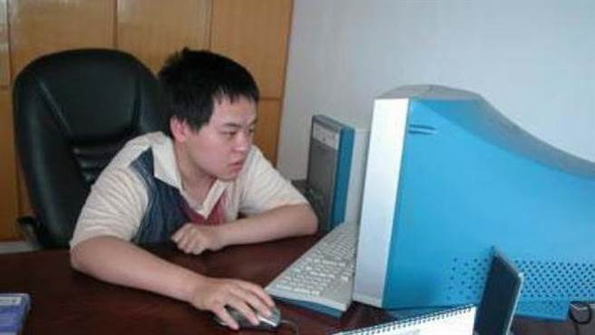 Bi kịch của “thần đồng gây thất vọng nhất Trung Quốc”: Từ niềm hy vọng quốc gia học nhiều đến mức thành kẻ ngốc, mẹ phải bón cơm cho ăn - Ảnh 2.