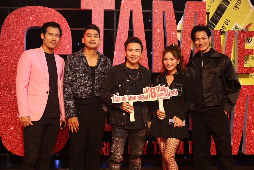 Lý Hải chính thức lên tiếng về ồn ào Trấn Thành và Lật mặt 6: Tôi ngủ chưa được 3 tiếng, chưa kịp ăn gì nên cũng chưa biết chuyện gì hết! - Ảnh 13. Lý Hải chính thức lên tiếng về ồn ào Trấn Thành và Lật mặt 6: Tôi ngủ chưa được 3 tiếng, chưa kịp ăn gì nên cũng chưa biết chuyện gì hết! - Ảnh 13.