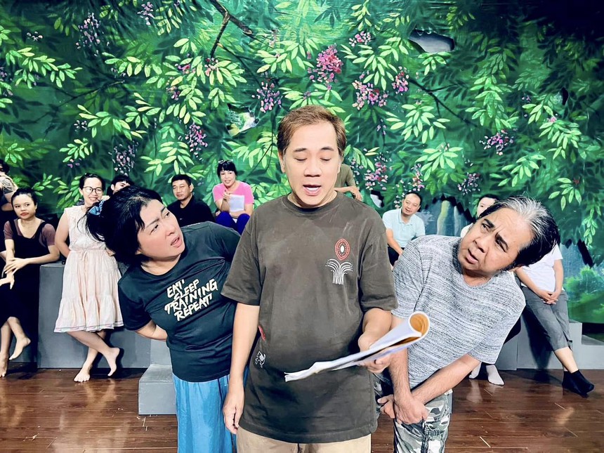 Cách để bố mẹ thành công vượt qua khổ ải săn vé xem kịch “Ngày xửa ngày xưa” cho các bé - Ảnh 3.