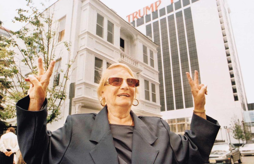 Từ chối 1 triệu USD không bán nhà cho 2 ông lớn, thắng kiện cả Donald Trump, 30 năm sau, cụ bà hơn 90 tuổi rao bán nhà nhưng chẳng ai mua - Ảnh 3. Từ chối 1 triệu USD không bán nhà cho 2 ông lớn, thắng kiện cả Donald Trump, 30 năm sau, cụ bà hơn 90 tuổi rao bán nhà nhưng chẳng ai mua - Ảnh 3.