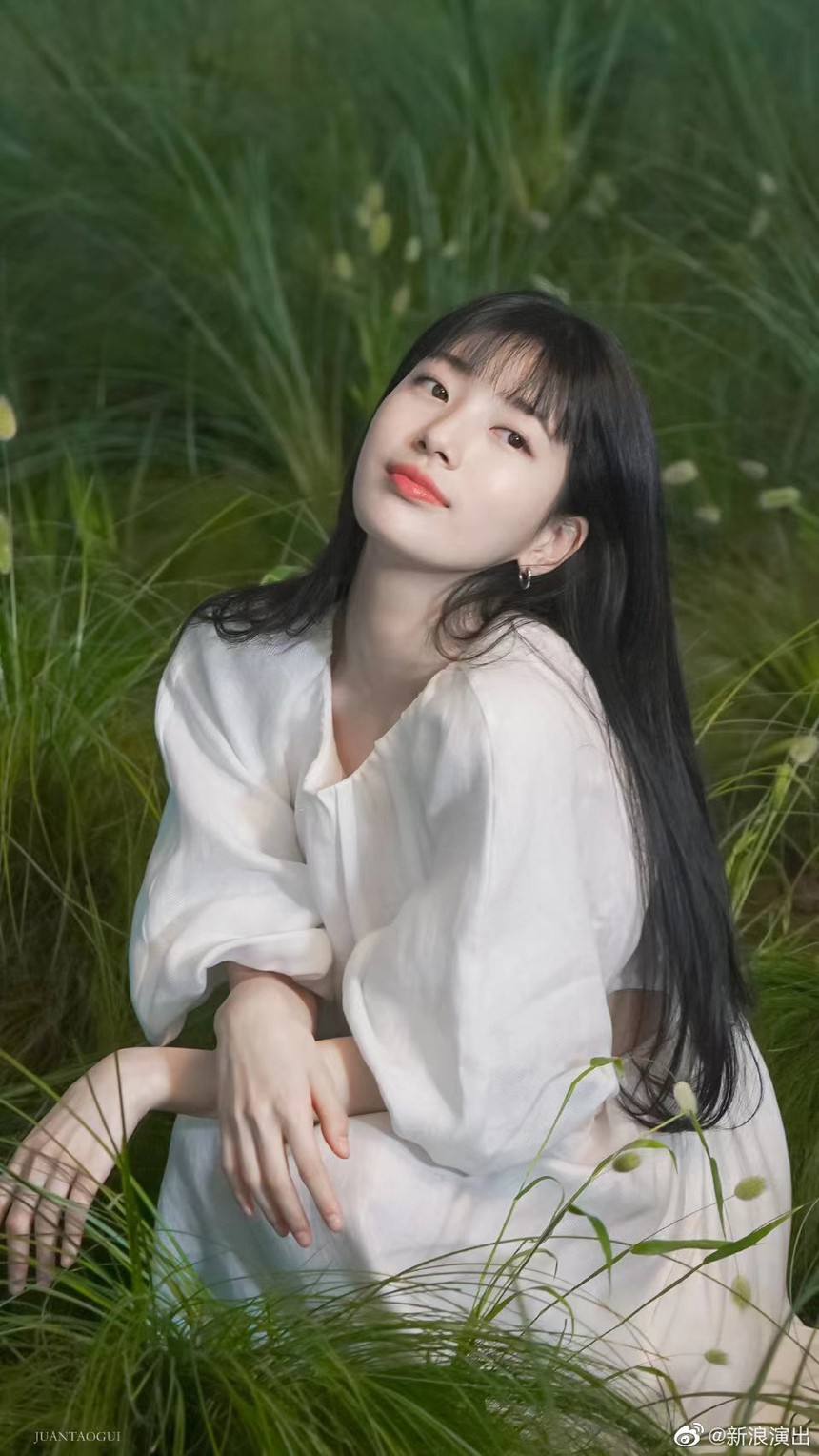 Visual hàng đầu của Jisoo Blackpink từng bị đàn chị này đè bẹp - Ảnh 4.