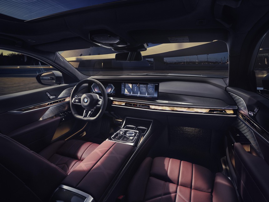 BMW i7, 7-Series, 8-Series và X7 mới đồng loạt ra mắt Việt Nam: Giá từ 5,2 tỷ đồng, dồn áp lực lên Mercedes và Audi - Ảnh 4. BMW i7, 7-Series, 8-Series và X7 mới đồng loạt ra mắt Việt Nam: Giá từ 5,2 tỷ đồng, dồn áp lực lên Mercedes và Audi - Ảnh 4.