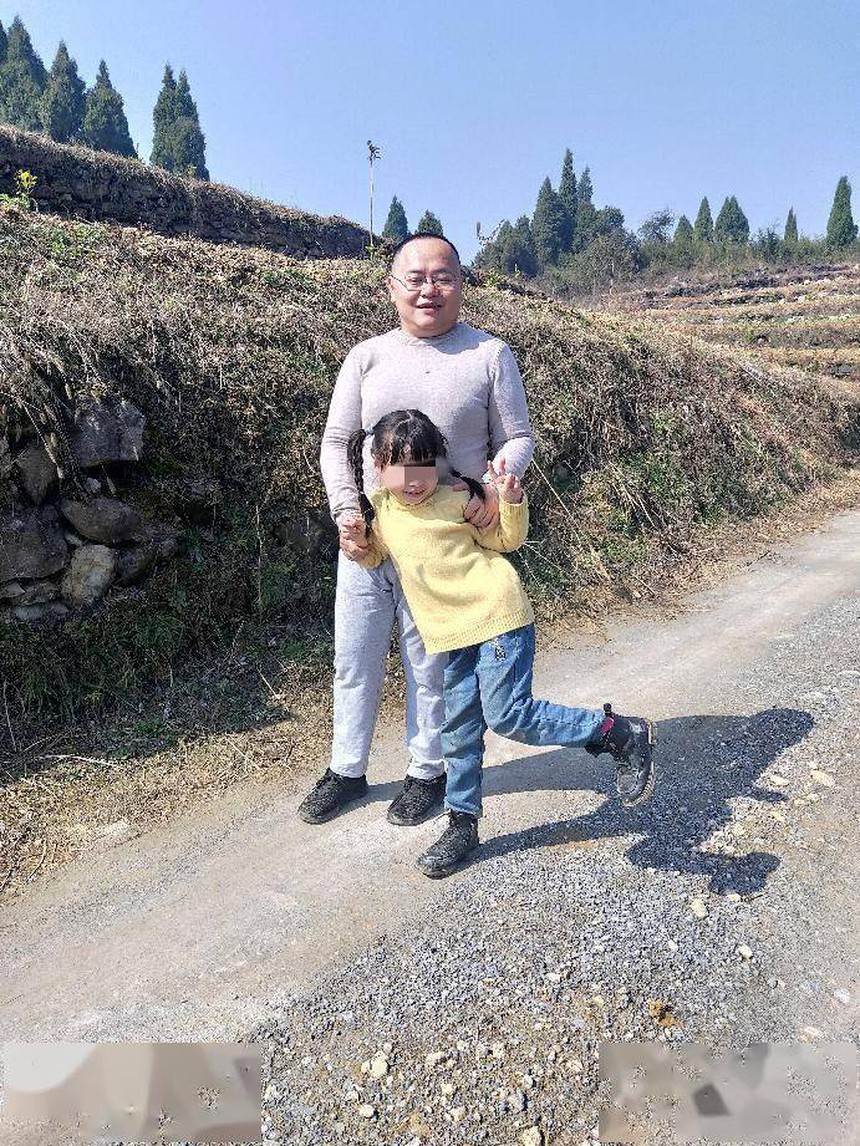 Bi kịch của “thần đồng gây thất vọng nhất Trung Quốc”: Từ niềm hy vọng quốc gia học nhiều đến mức thành kẻ ngốc, mẹ phải bón cơm cho ăn - Ảnh 5.