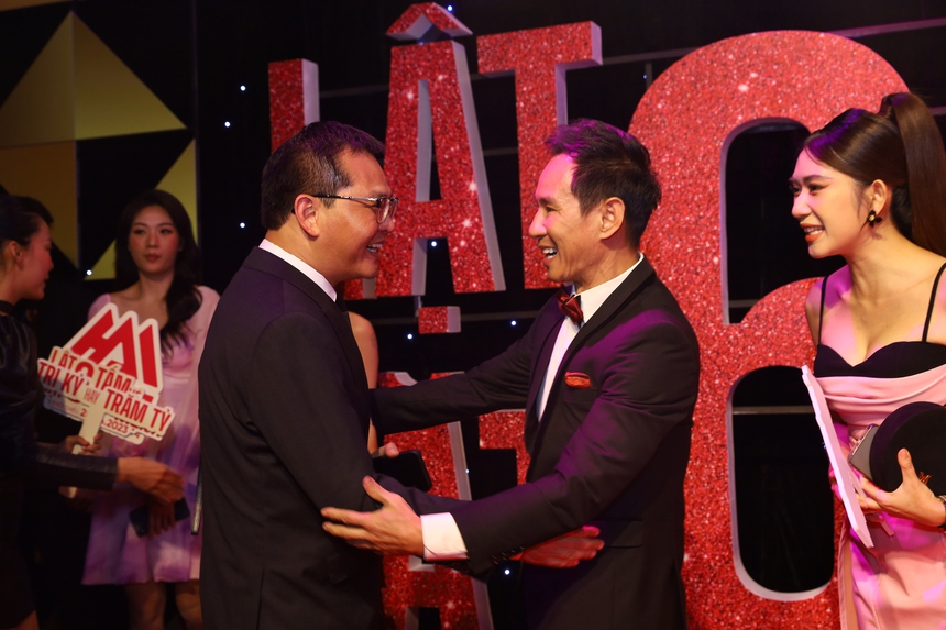 Lý Hải chính thức lên tiếng về ồn ào Trấn Thành và Lật mặt 6: Tôi ngủ chưa được 3 tiếng, chưa kịp ăn gì nên cũng chưa biết chuyện gì hết! - Ảnh 14. Lý Hải chính thức lên tiếng về ồn ào Trấn Thành và Lật mặt 6: Tôi ngủ chưa được 3 tiếng, chưa kịp ăn gì nên cũng chưa biết chuyện gì hết! - Ảnh 14.