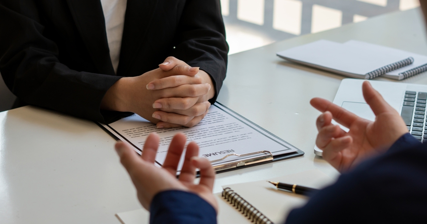 Nhà tuyển dụng: ‘Sau cuộc phỏng vấn, bạn bước ra ngoài và nhặt được một tờ vé số trúng 1 tỷ, bạn sẽ làm gì?’  - Ảnh 2.