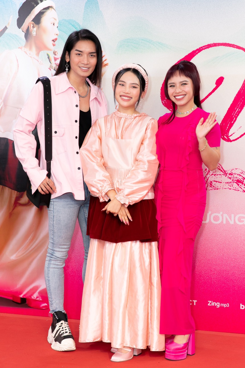 Phương Mỹ Chi tháo cặp kính cận quen thuộc, từ bỏ hình tượng 'cô bé dân ca'? - Ảnh 19.