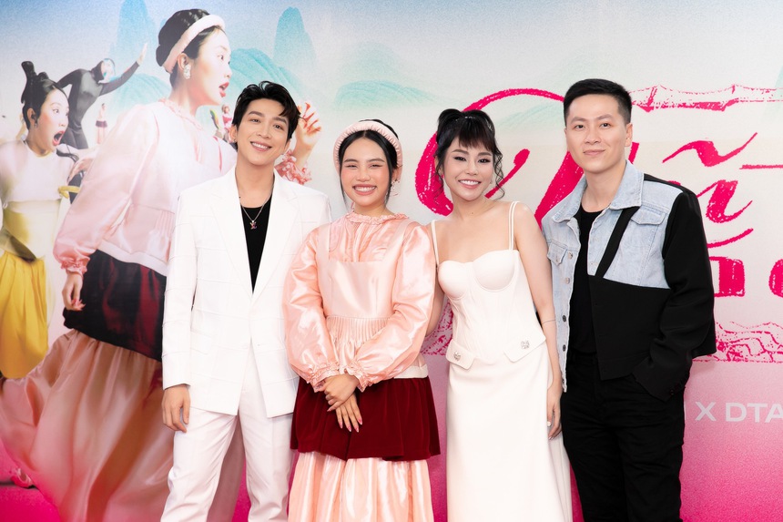 Phương Mỹ Chi tháo cặp kính cận quen thuộc, từ bỏ hình tượng 'cô bé dân ca'? - Ảnh 20.