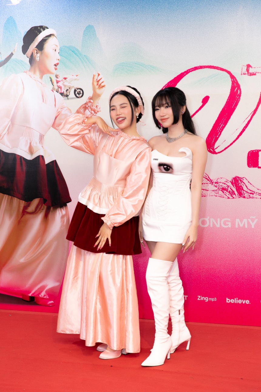 Phương Mỹ Chi tháo cặp kính cận quen thuộc, từ bỏ hình tượng 'cô bé dân ca'? - Ảnh 17.