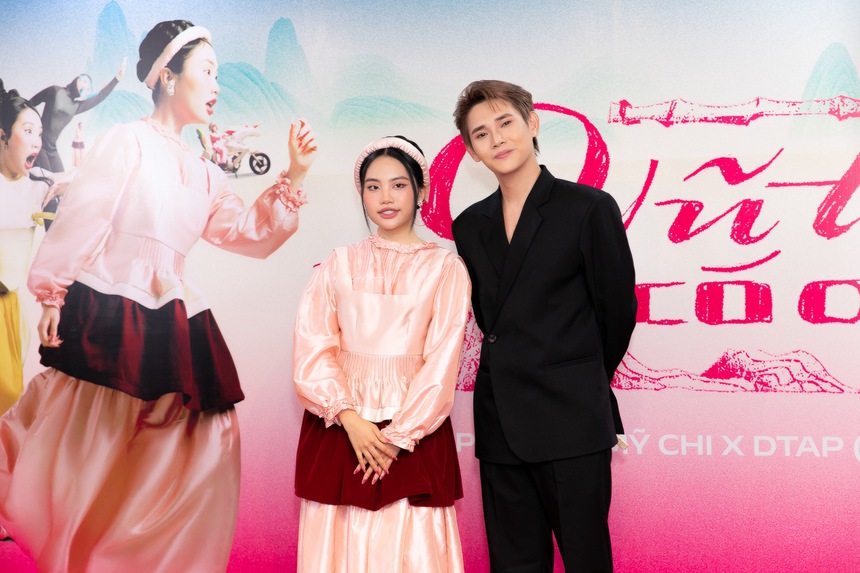 Phương Mỹ Chi tháo cặp kính cận quen thuộc, từ bỏ hình tượng 'cô bé dân ca'? - Ảnh 22.