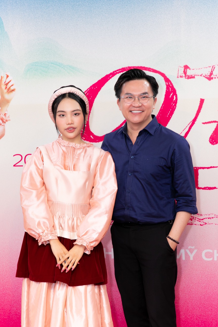 Phương Mỹ Chi tháo cặp kính cận quen thuộc, từ bỏ hình tượng 'cô bé dân ca'? - Ảnh 9.