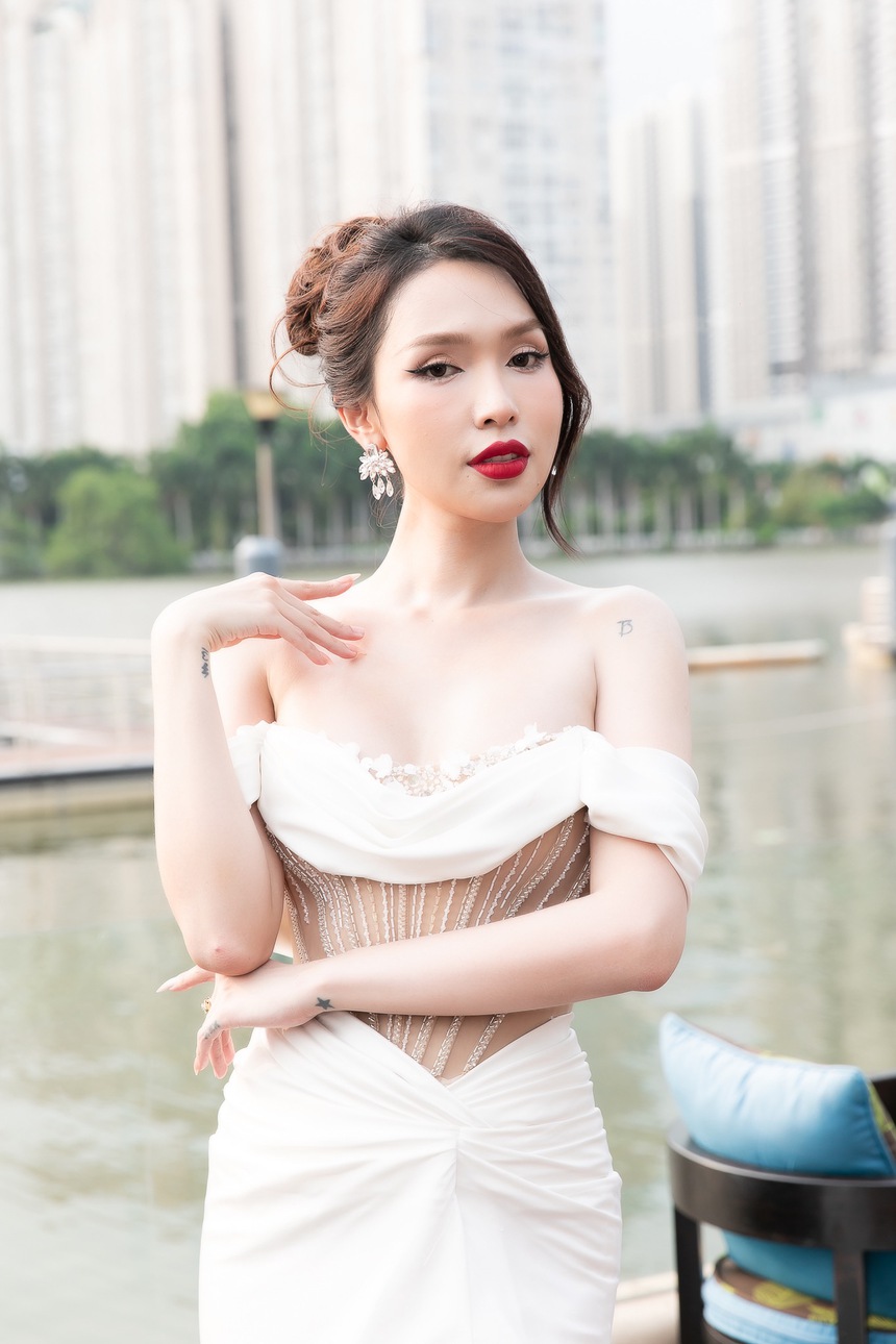 Miss Universe Thailand nổi bần bật, Lâm Khánh Chi visual khác lạ cùng dàn mỹ nhân chuyển giới đổ bộ thảm đỏ  - Ảnh 16.