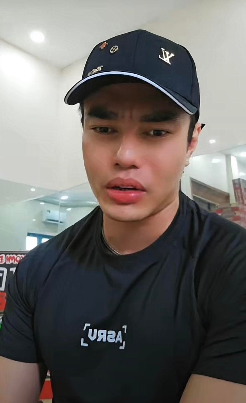 Lê Dương Bảo Lâm livestream, khẳng định không đi bar 'kiếm đào'  - Ảnh 1.