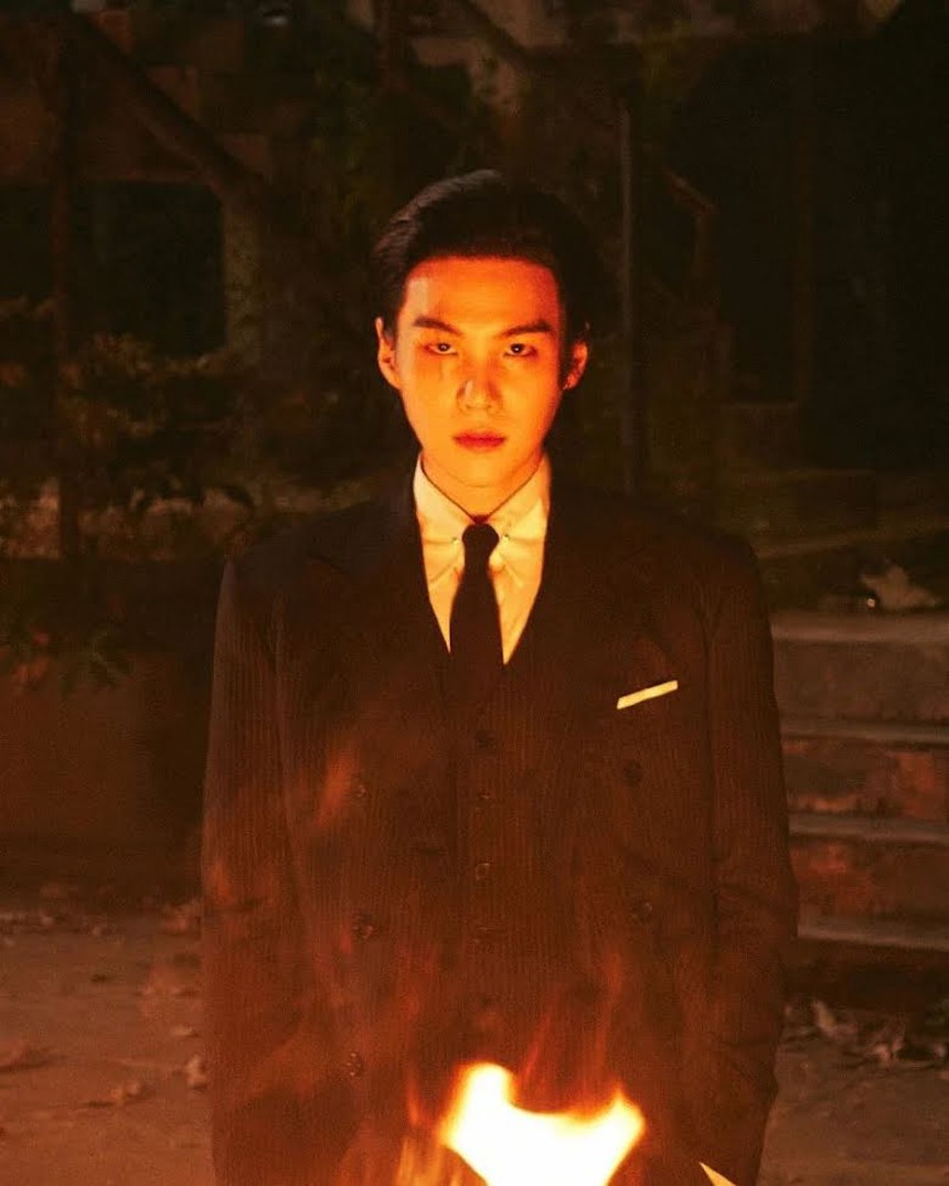 Suga BTS tiết lộ chi tiết hậu trường bất ngờ về MV 'Amygdala' - Ảnh 1.