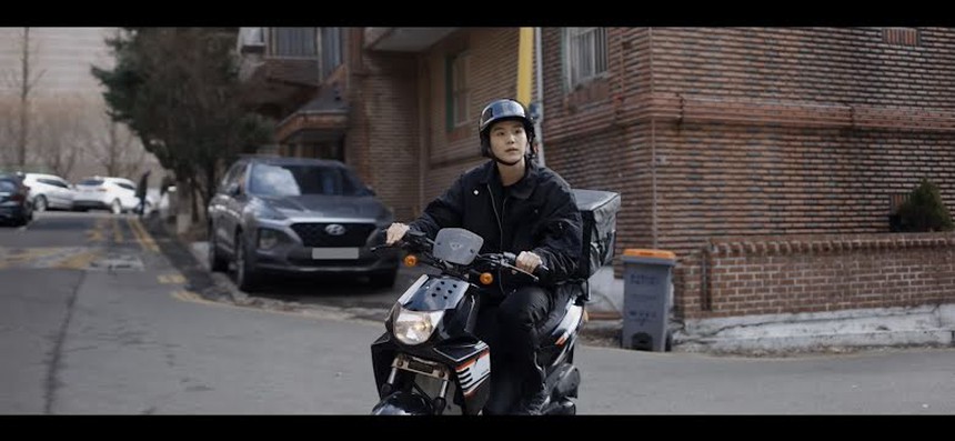 Suga BTS tiết lộ chi tiết hậu trường bất ngờ về MV 'Amygdala' - Ảnh 2.