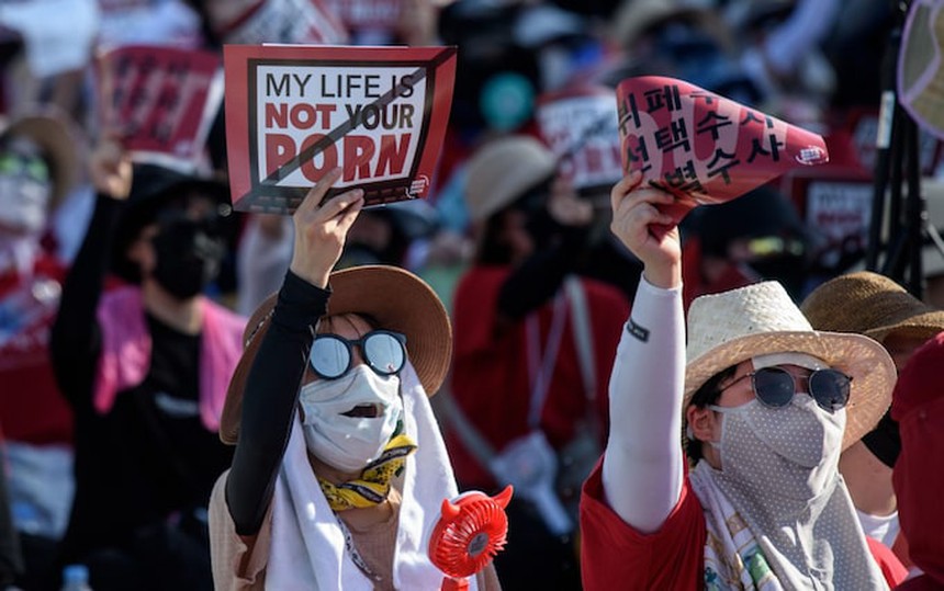 Tội ác "phòng chat thứ N" chưa thể chấm dứt tại Hàn Quốc: Tội phạm tình dục tràn lan, hành vi ngày càng quái gở quá sức tưởng tượng - Ảnh 4. Tội ác "phòng chat thứ N" chưa thể chấm dứt tại Hàn Quốc: Tội phạm tình dục tràn lan, hành vi ngày càng quái gở quá sức tưởng tượng - Ảnh 4.