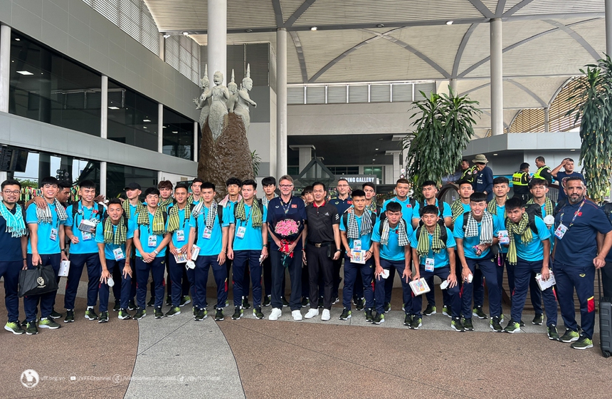 U22 Việt Nam đã tới Phnom Penh - Ảnh 1.