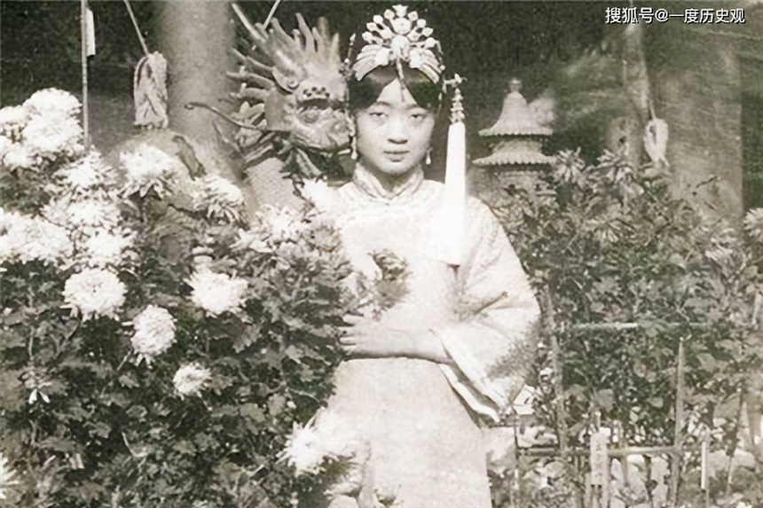 Ảnh hiếm chân dung hoàng hậu nhà Thanh: Nhan sắc như minh tinh màn ảnh nhưng bị chồng ghẻ lạnh - Ảnh 14.