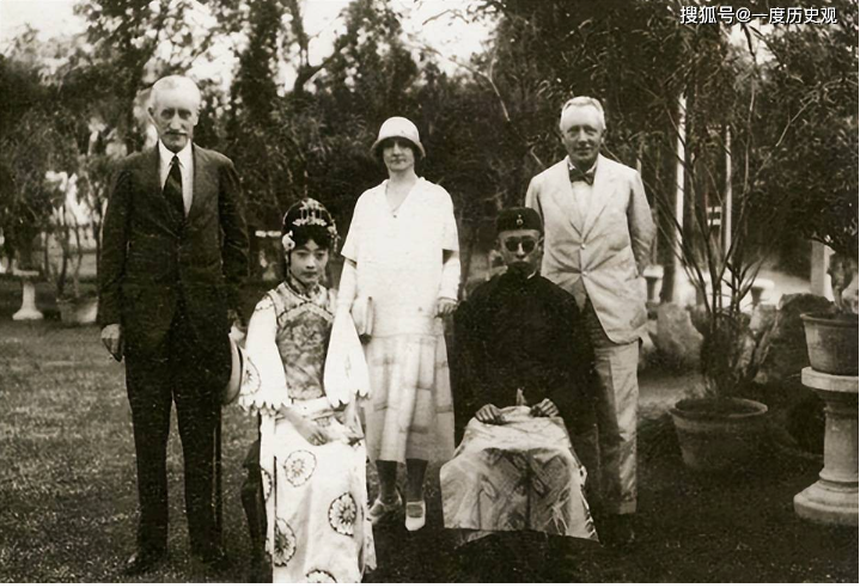 Ảnh hiếm chân dung hoàng hậu nhà Thanh: Nhan sắc như minh tinh màn ảnh nhưng bị chồng ghẻ lạnh - Ảnh 3.