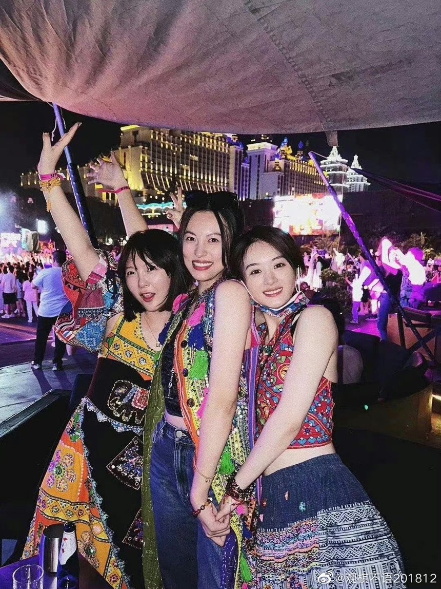 Triệu Lệ Dĩnh khoe loạt ảnh mới sau thời gian dài “ở ẩn”, nhan sắc tuổi U40 gây sốt  - Ảnh 2.