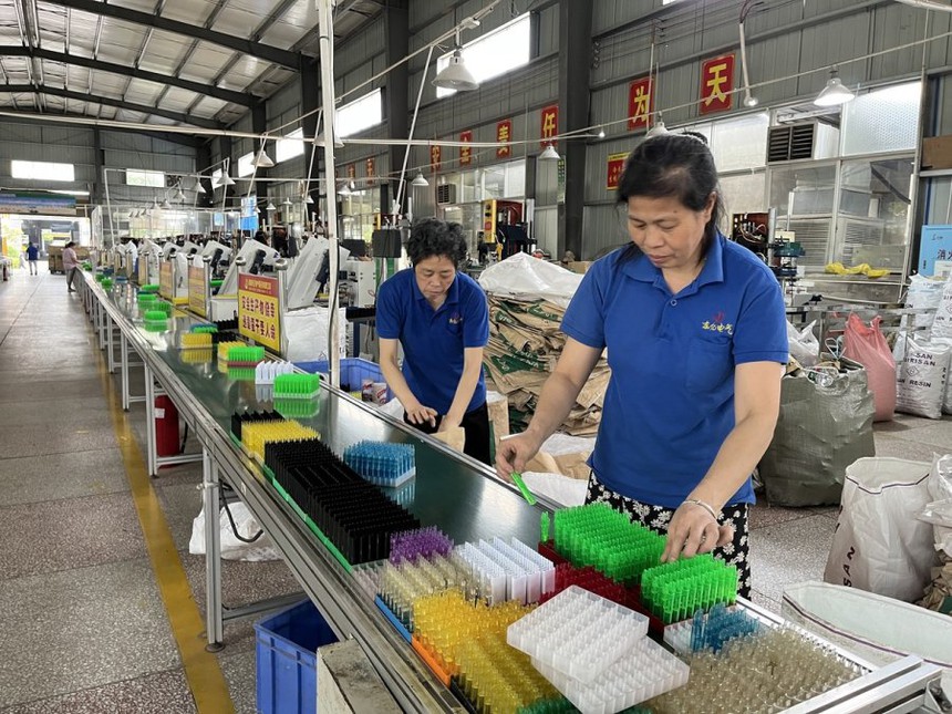 Một vật dụng giá chỉ vài nghìn đồng từ Trung Quốc chiếm lĩnh thị trường toàn cầu: Hé lộ công nghệ phía sau - Ảnh 2. Một vật dụng giá chỉ vài nghìn đồng từ Trung Quốc chiếm lĩnh thị trường toàn cầu: Hé lộ công nghệ phía sau - Ảnh 2.