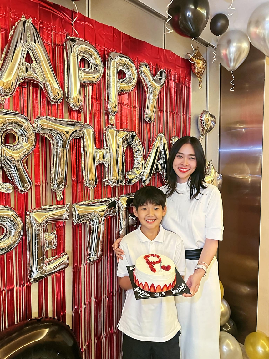 Cuộc sống mẹ đơn thân Diệp Bảo Ngọc: Giữ kín bạn trai vì 1 lý do, visual cam thường ra sao mà 'đánh bại' dàn nàng hậu?  - Ảnh 9.