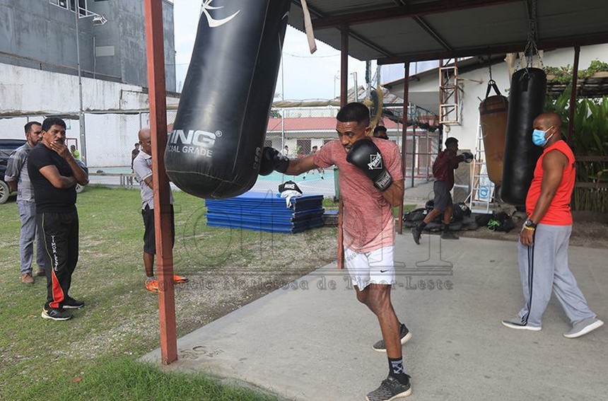 VĐV Timor Leste chuẩn bị SEA Games với bữa ăn thiếu dinh dưỡng, giày mòn vẹt - Ảnh 4. VĐV Timor Leste chuẩn bị SEA Games với bữa ăn thiếu dinh dưỡng, giày mòn vẹt - Ảnh 4.