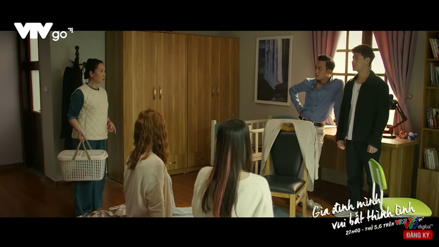 'Gia đình mình vui bất thình lình' tập 15: Công bị bắt quả tang với "tiểu tam"? - Ảnh 6. 'Gia đình mình vui bất thình lình' tập 15: Công bị bắt quả tang với "tiểu tam"? - Ảnh 6.