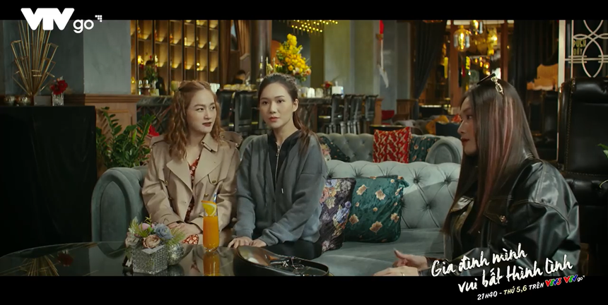 'Gia đình mình vui bất thình lình' tập 16: Mai ngang nhiên thách thức Hà và Trâm Anh - Ảnh 1.