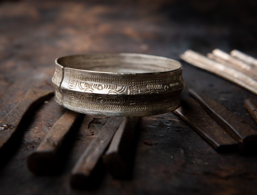 Hà Giang: Độc đáo nghề chạm bạc dân tộc Nùng - Ảnh 5. Hà Giang: Độc đáo nghề chạm bạc dân tộc Nùng - Ảnh 5.