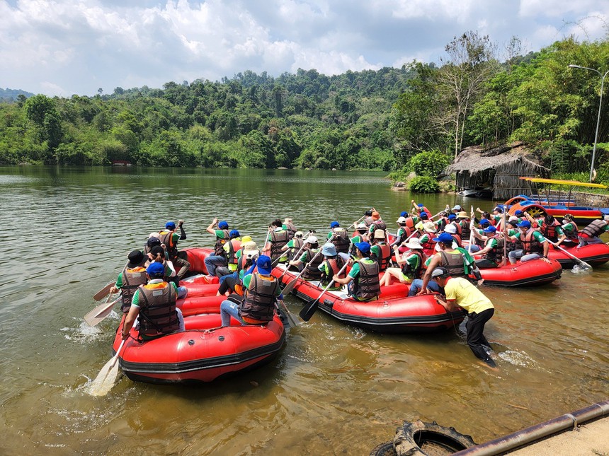 Bệnh viện MSG Cần Thơ tổ chức huấn luyện dã ngoại cho nhân viên, xây dựng văn hóa doanh nghiệp - Ảnh 1.