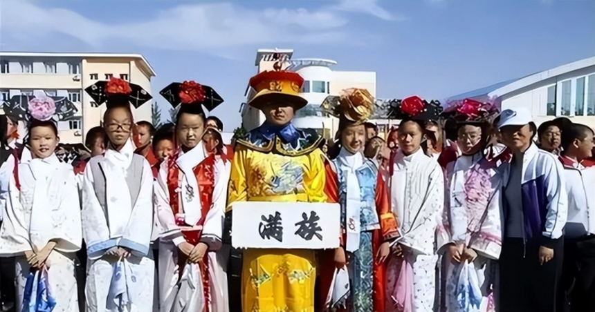 Sau khi nhà Thanh sụp đổ, hoàng tộc Ái Tân Giác La đã đi đâu? - Ảnh 3.