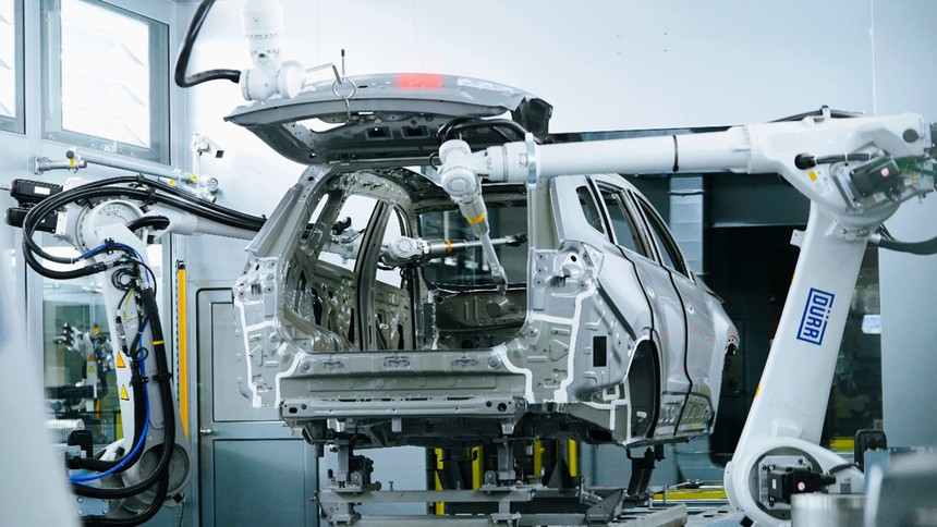 Bên trong nhà máy ô tô Chery: Mỗi phút ra lò 1 chiếc, xuất xe Trung Quốc nhiều nhất thế giới - Ảnh 2. Bên trong nhà máy ô tô Chery: Mỗi phút ra lò 1 chiếc, xuất xe Trung Quốc nhiều nhất thế giới - Ảnh 2.