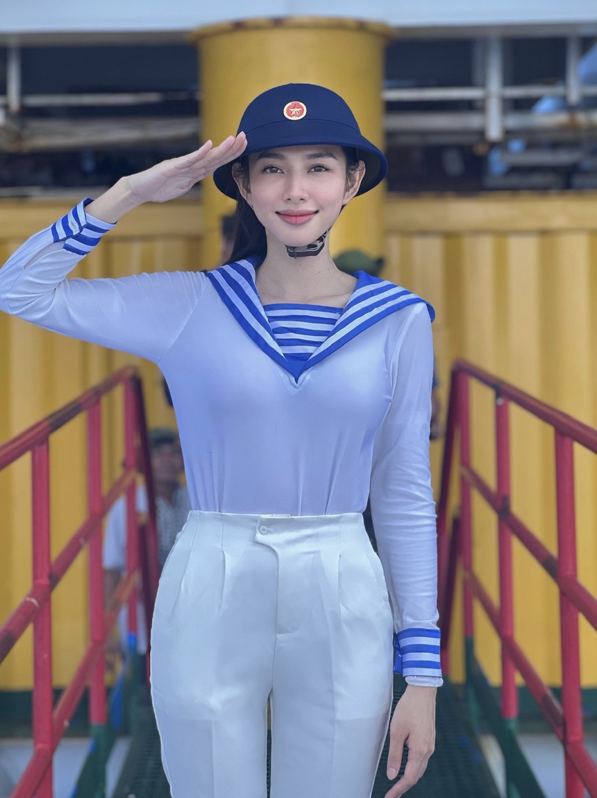 7 ngày 'không sóng' của Thùy Tiên trên quần đảo Trường Sa - Ảnh 1.