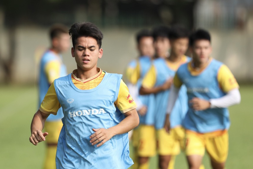 Trước giờ khai mạc môn bóng đá nam SEA Games 32: Thời gian không chờ U22 Việt Nam - Ảnh 1.