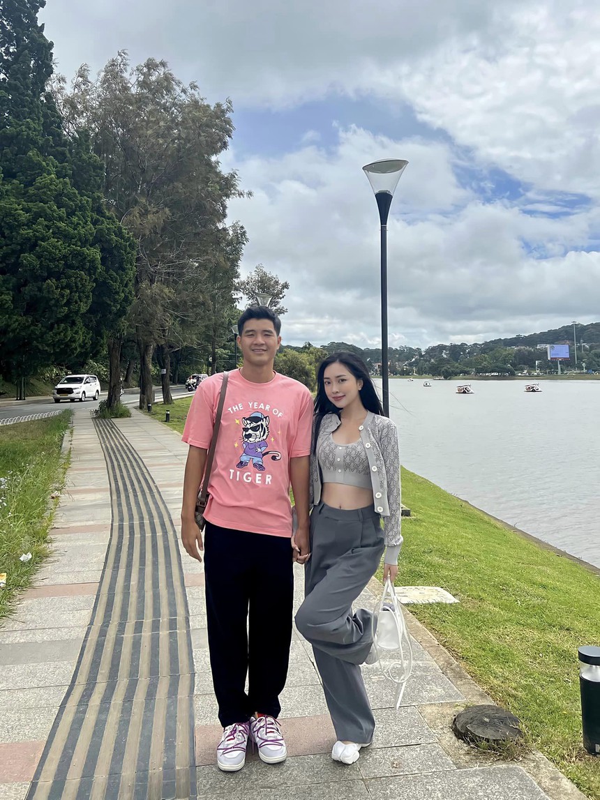 Hà Đức Chinh và vợ chung khung hình, thì ra đây chính là 'tình yêu bạc xỉu' - Ảnh 3.