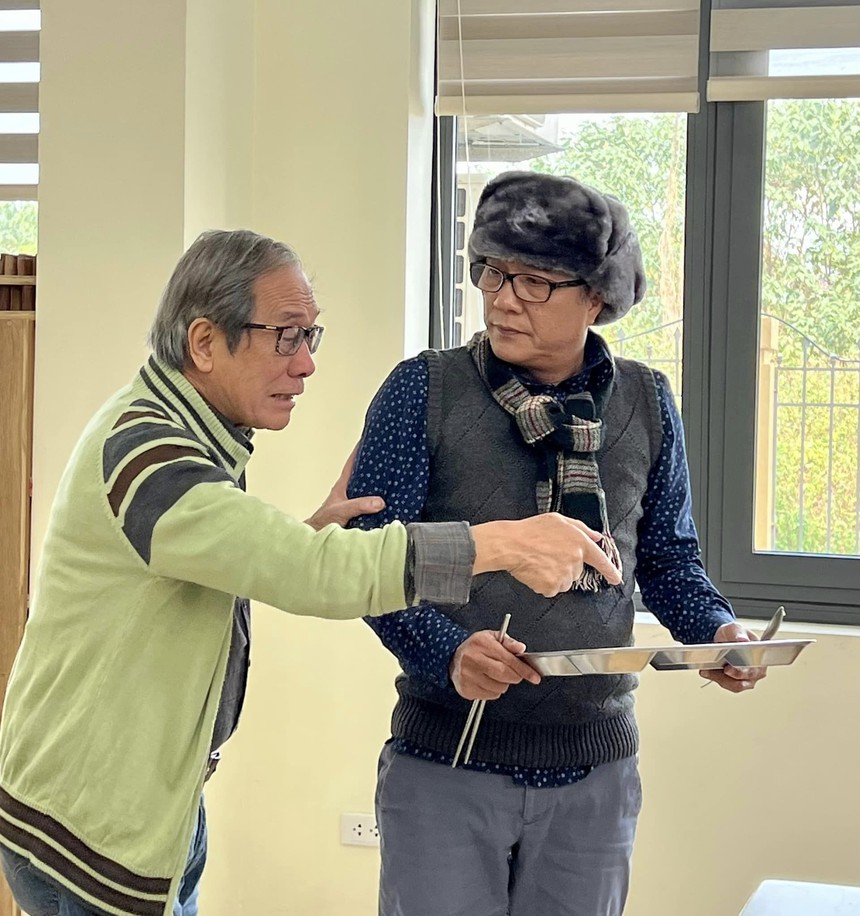 Ekip phim 'Bà ngoại lắm chiêu' chia sẻ những hình ảnh hậu trường hiếm hoi - Ảnh 7.