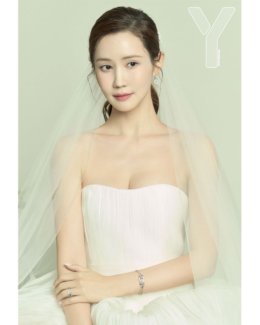 Lee Da Hae - Se7en chính thức xả ảnh cưới: Hình hôn nhau chiếm spotlight, chú rể tương lai có còn “mặt nặng như chì”? - Ảnh 6. Lee Da Hae - Se7en chính thức xả ảnh cưới: Hình hôn nhau chiếm spotlight, chú rể tương lai có còn “mặt nặng như chì”? - Ảnh 6.