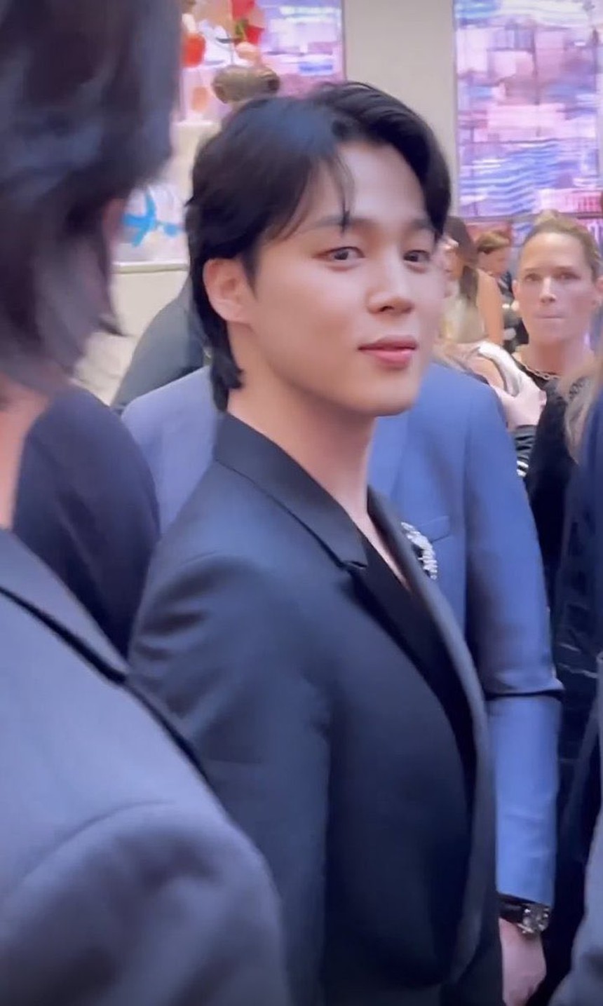 Jimin BTS sang trọng và lịch lãm tại sự kiện của Tiffany & Co ở Mỹ - Ảnh 9.