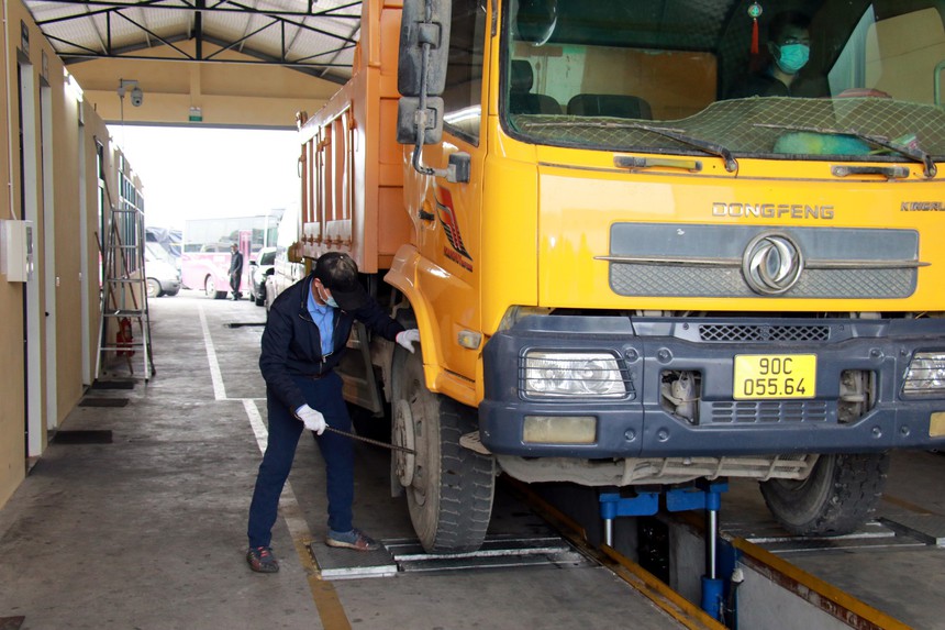 Bộ Giao thông Vận tải yêu cầu trung tâm đăng kiểm tăng ca, làm thêm giờ dịp nghỉ lễ - Ảnh 1. Bộ Giao thông Vận tải yêu cầu trung tâm đăng kiểm tăng ca, làm thêm giờ dịp nghỉ lễ - Ảnh 1.