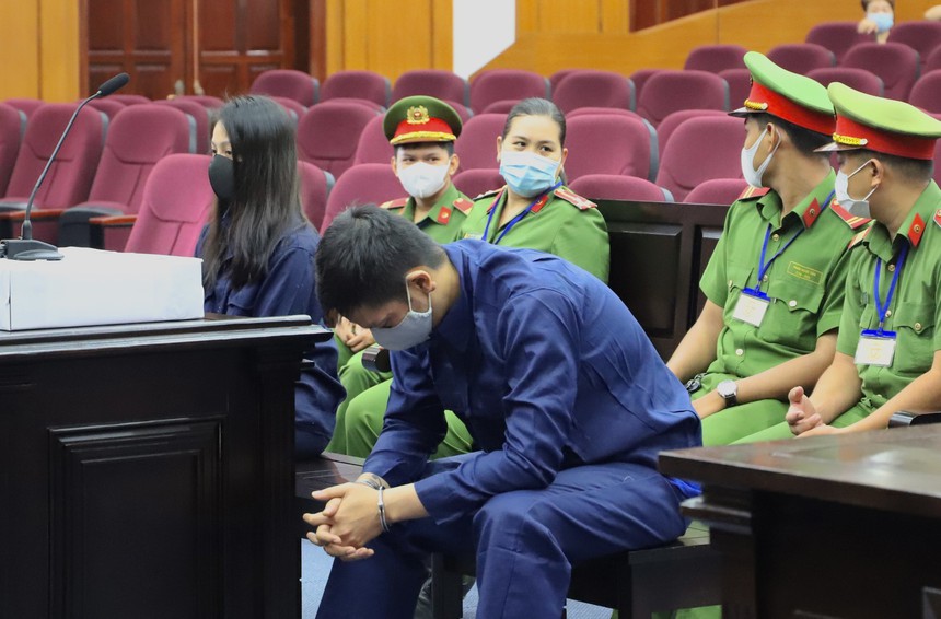 Xét xử phúc thẩm vụ án 'dì ghẻ' bạo hành bé gái 8 tuổi đến tử vong - Ảnh 2.