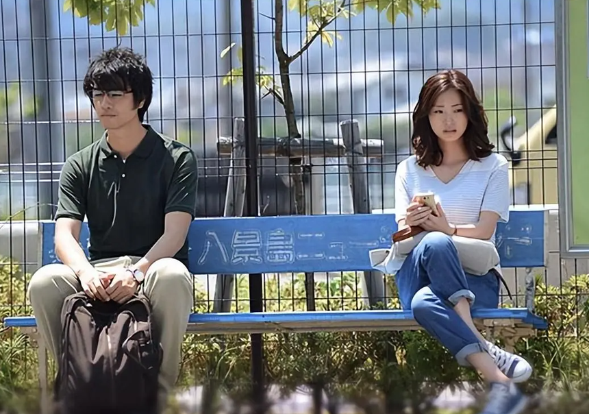 Thất nghiệp, xui xẻo, hôn nhân đổ vỡ sẽ "ghé thăm" 4 kiểu gia đình này: Không sớm thay đổi thì cuộc đời bế tắc, con cái liên luỵ, cha mẹ khổ đau - Ảnh 3.