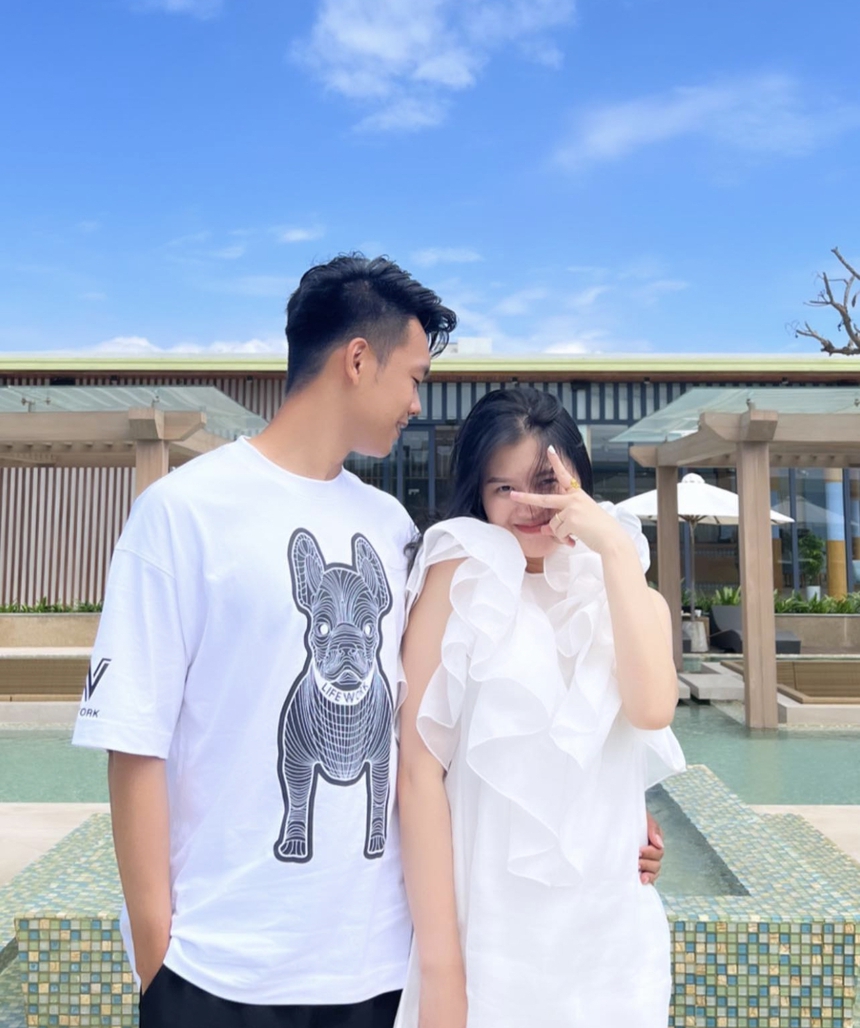 Hội cầu thủ đi du lịch sang chảnh, người ra nước ngoài người ra đảo - Ảnh 5. Hội cầu thủ đi du lịch sang chảnh, người ra nước ngoài người ra đảo - Ảnh 5.