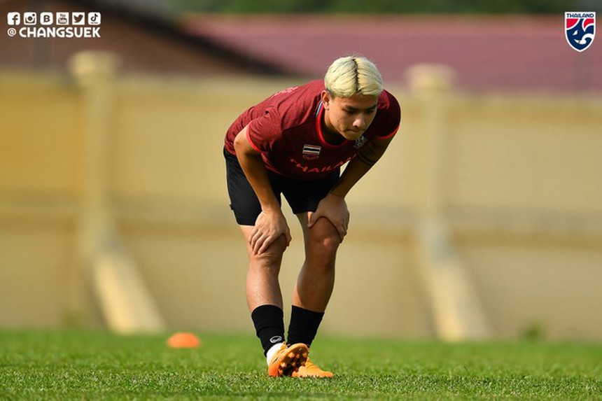 Bóng đá SEA Games ngày 28/4: U22 Việt Nam đi thăm chùa, U22 Thái Lan chê sân tập - Ảnh 3. Bóng đá SEA Games ngày 28/4: U22 Việt Nam đi thăm chùa, U22 Thái Lan chê sân tập - Ảnh 3.