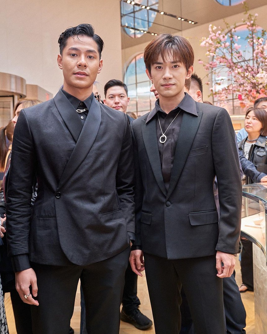 Nhìn ảnh chưa qua chỉnh sửa của Dịch Dương Thiên Tỉ tái sự kiện của Tiffany & Co mà cư dân mạng "giật mình thon thót"  - Ảnh 2.