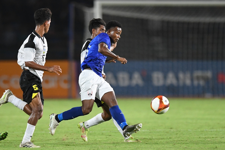 HLV Troussier cử trợ lý trinh sát U22 Campuchia, tính nước cờ sớm cho bán kết - Ảnh 2.