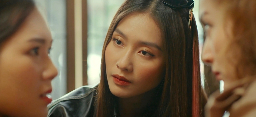 Một cảnh phim Việt giờ vàng làm bùng nổ bình luận trên MXH, dân mạng thi nhau đòi đặt tên con giống nữ chính - Ảnh 4.