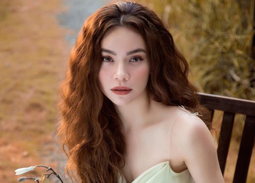 Từ một người mẫu, Hồ Ngọc Hà đã cầm mic để trở thành ca sĩ đích thực như thế nào? - Ảnh 2.