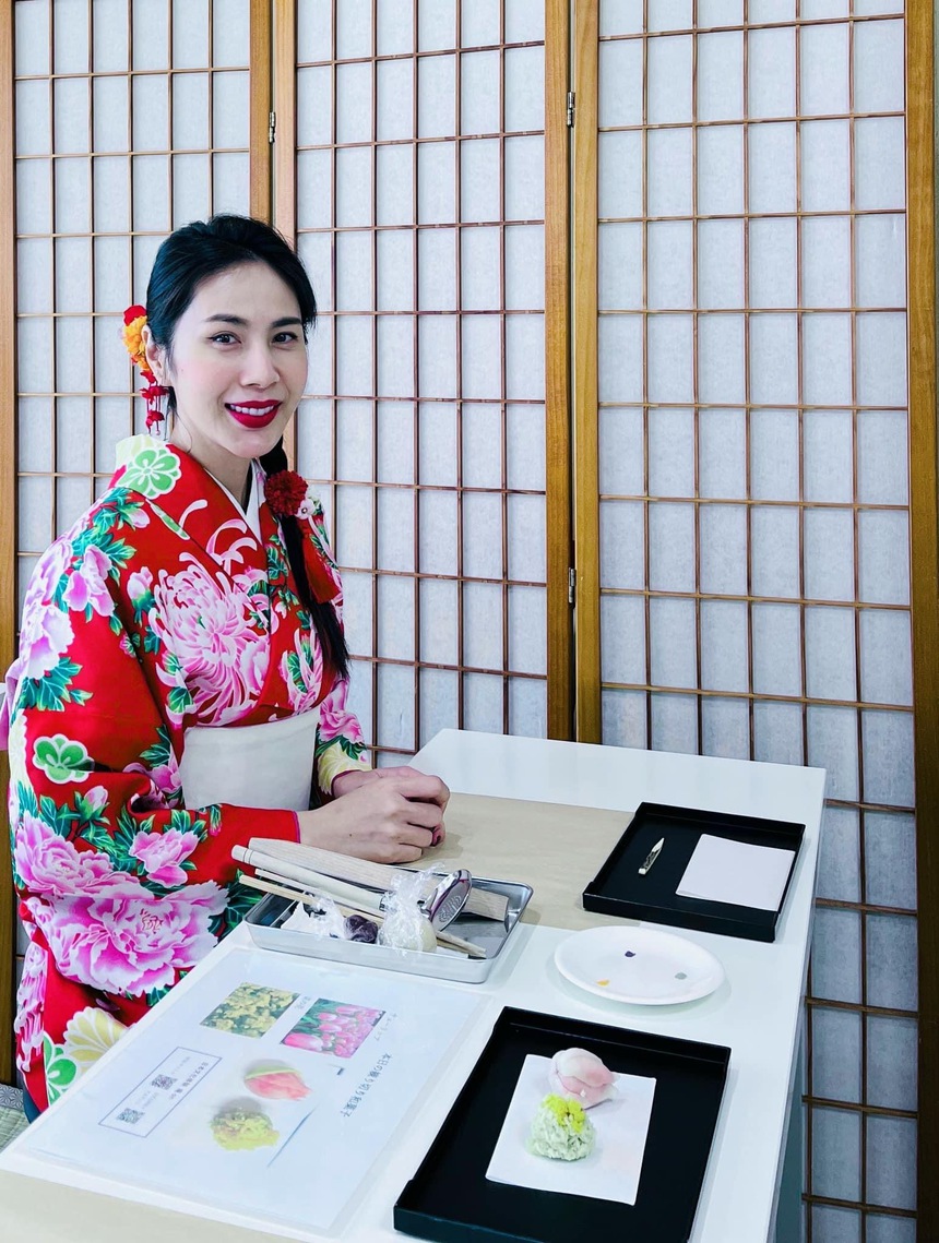 Sao Vbiz rộn ràng kỳ nghỉ lễ: Ca sĩ Thuỷ Tiên hào hứng check-in tại Nhật Bản, Đỗ Hà - Phương Anh lên đồ khoe dáng - Ảnh 10. Sao Vbiz rộn ràng kỳ nghỉ lễ: Ca sĩ Thuỷ Tiên hào hứng check-in tại Nhật Bản, Đỗ Hà - Phương Anh lên đồ khoe dáng - Ảnh 10.